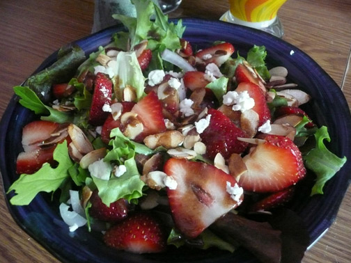 Strawberry bacon & cheese salad