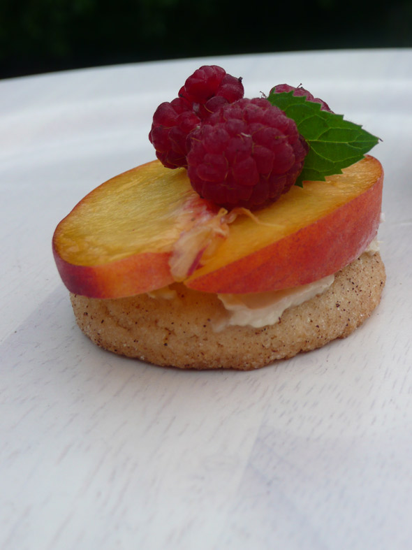 Mini-Peach Raspberry Fruit Pizzas with Honey-Lime Cream