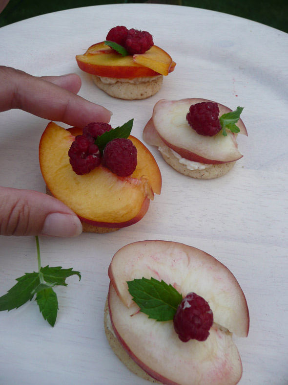 Bite-size peach raspberry fruit pizzas