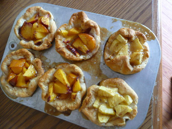 mini-apple-peach-biscuit-pie