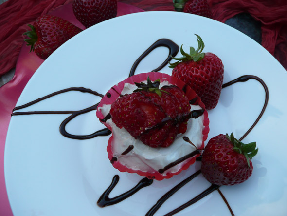 Chocolate Oreo Pie with Strawberries for my Daughter