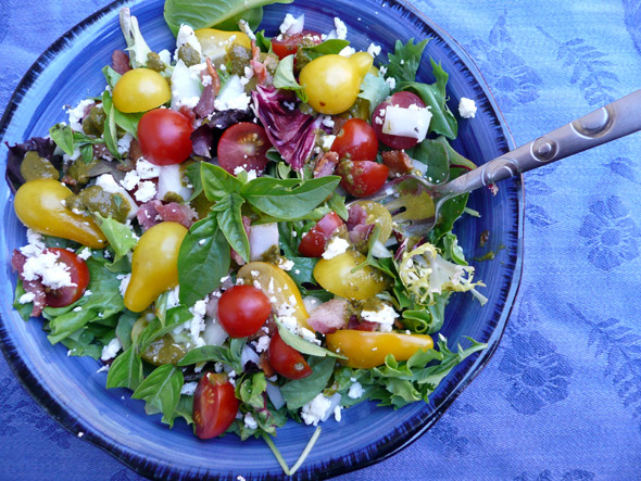 Bacon, lettuce and tomato salad with Feta and Basil Vinaigrette