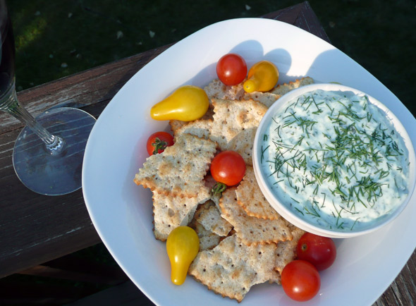 Creamy Cucumber and Basil Dip (low fat)