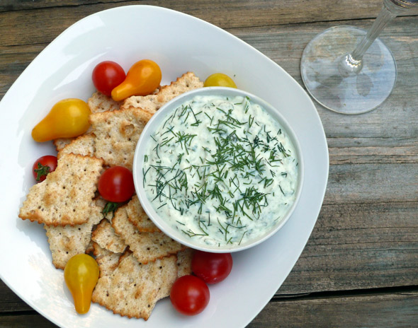 Creamy Cucumber Basil Dip (Low Fat)