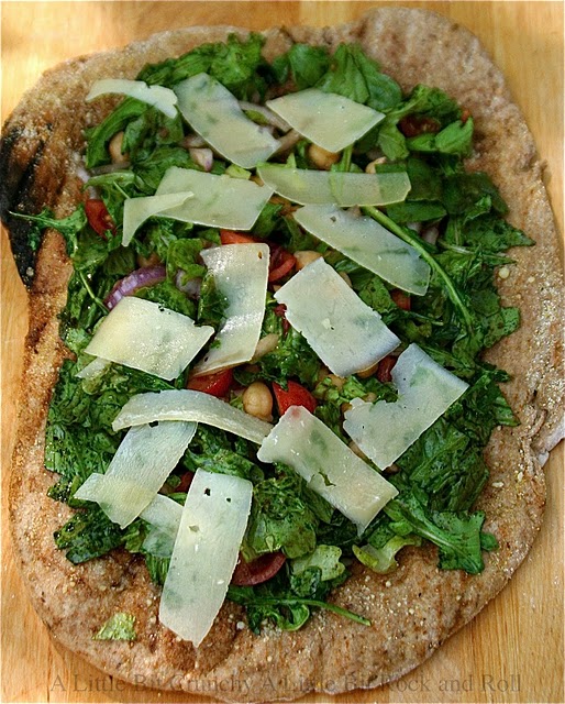 Grilled salad pizza from A little bit crunchy a little bit rock and roll