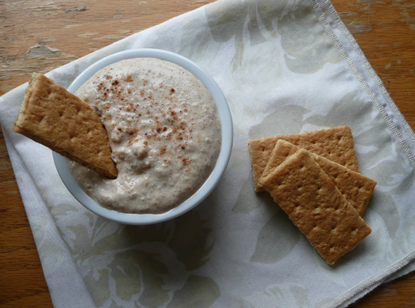 Pumpkin Dip with Graham Crackers