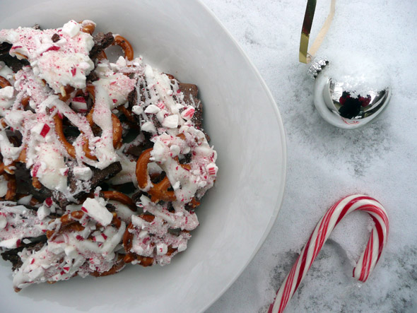 Chocolate Peppermint Pretzel Munch