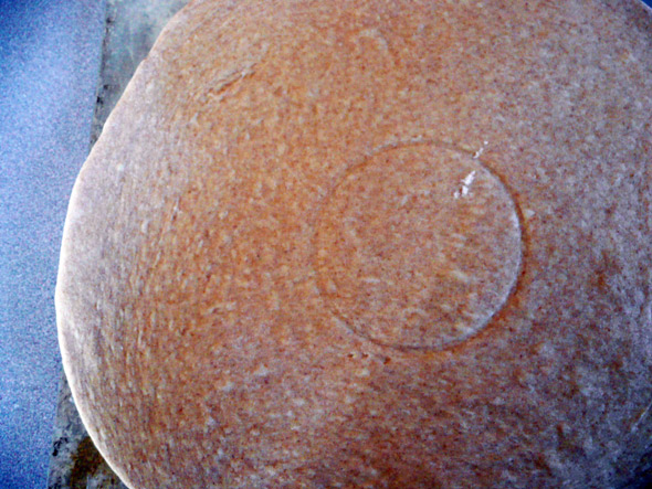 Ham and Cheese Stuffed Bread Wreath: mark a circle in the dough