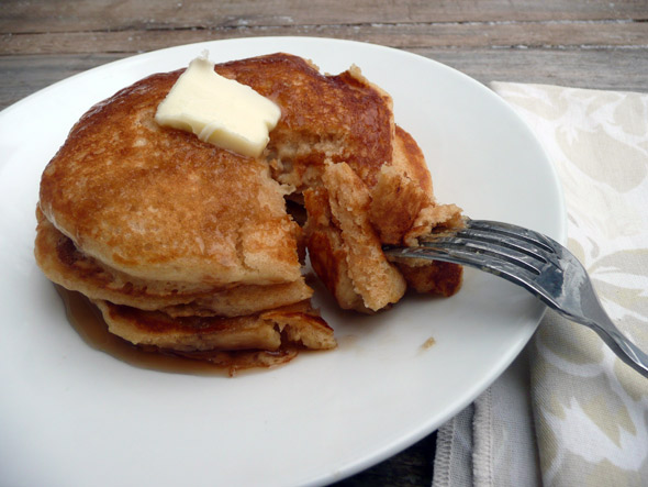 IHOP Style Buttermilk Pancakes ~ Sumptuous Spoonfuls #pancake #recipe