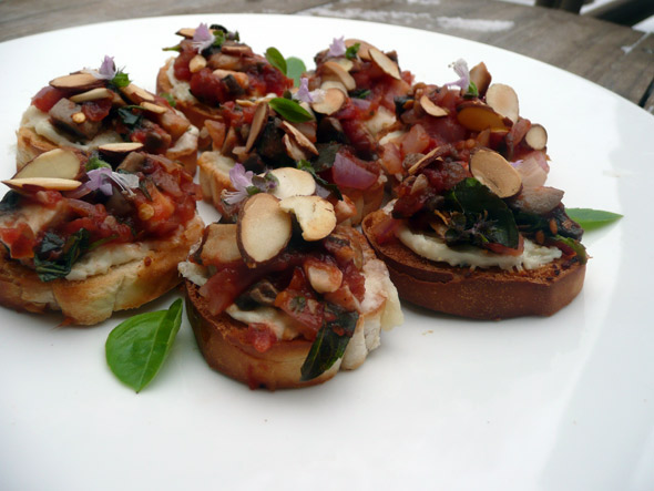 Pan Seared Basil Mushroom Bruschetta with Blue Cheese Rosemary Cream