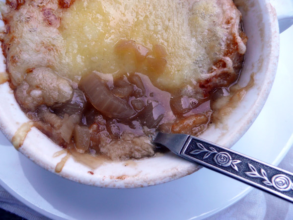 Mary Tyler Moore's Recipe for French Onion Soup