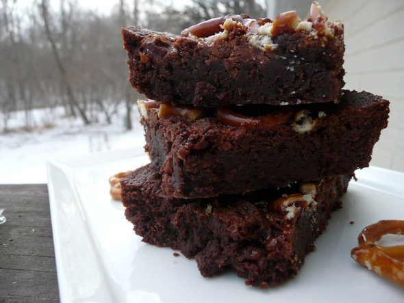 Heavenly Chocolate Brownies with Pretzels & Caramel