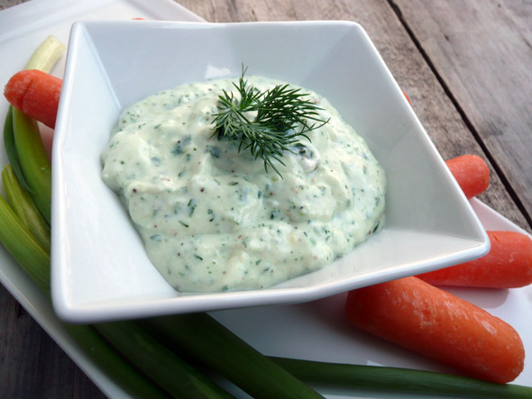 Skinny Garlic Basil Buttermilk Ranch Dip