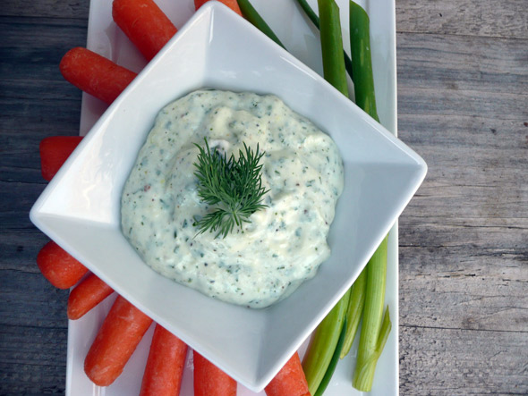 Skinny Garlic Basil Buttermilk Ranch Dip