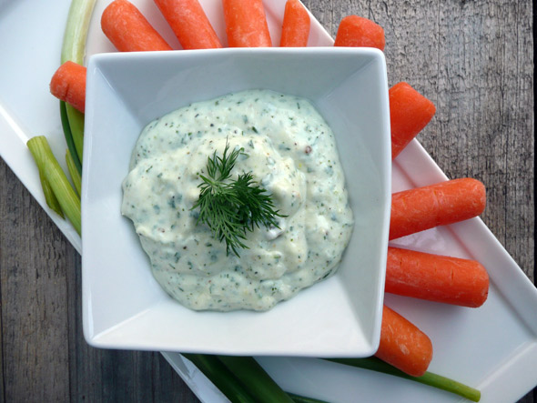 Skinny Garlic Basil Buttermilk Ranch Dip