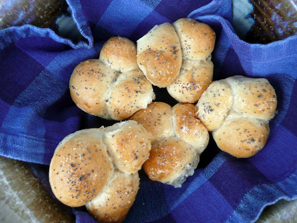 Smoky Pepperoni Cheese Stuffed Pull Apart Rolls