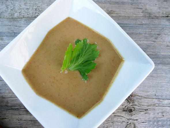 Super Simple Spicy Thai Peanut Sauce