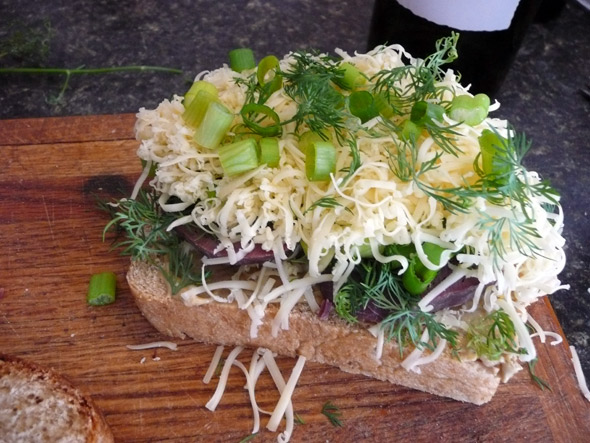 Making a Dilly Toasted Corned beef & gouda sandwich 