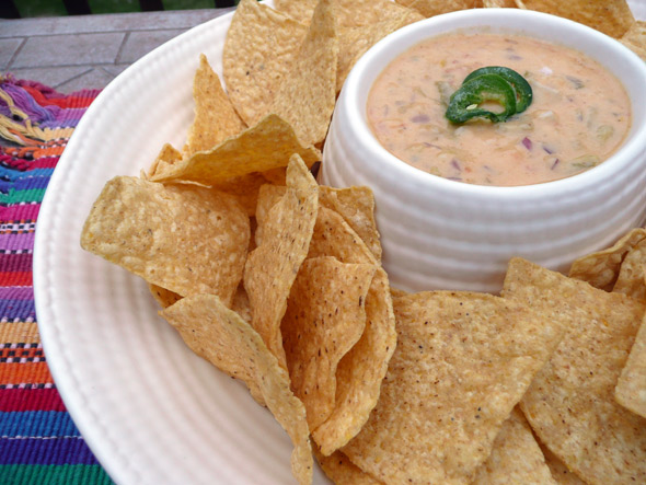 Chile con Queso y Frijoles (Mexican Cheese Dip with Beans)