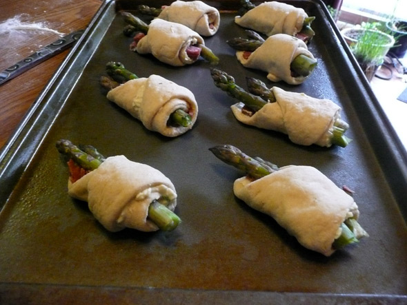 Ham & Asparagus Rollups with Dijon Dill Cream