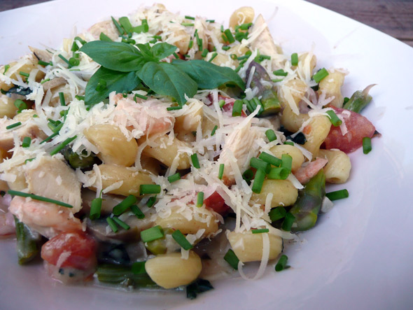 Shrimp & Chicken Asparagus Mushroom Pasta with Lowfat Garlic Cream Sauce