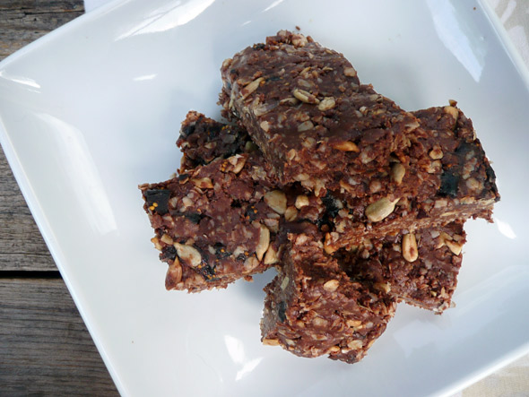 Chewy No Bake Chocolate Peanut Butter Granola Bars