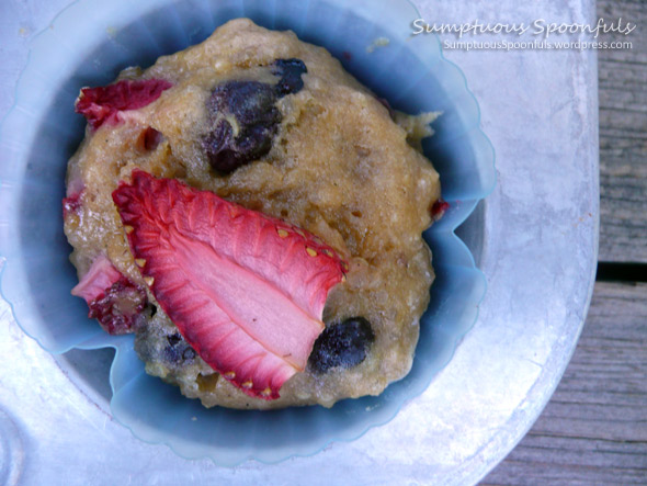 Baked Strawberry Quinoa Walnut Bites