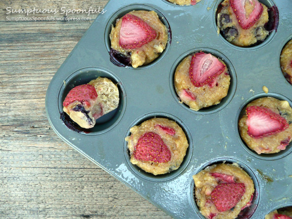 Baked Strawberry Quinoa Walnut Bites