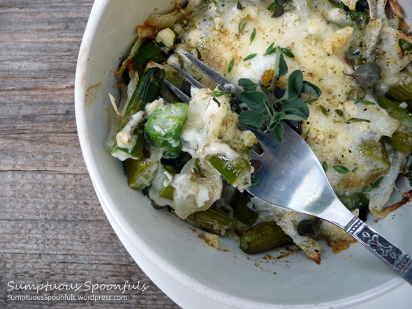 Baked Eggs in Asparagus Sweet Onion Nests ~ Sumptuous Spoonfuls #eggs #breakfast #recipe