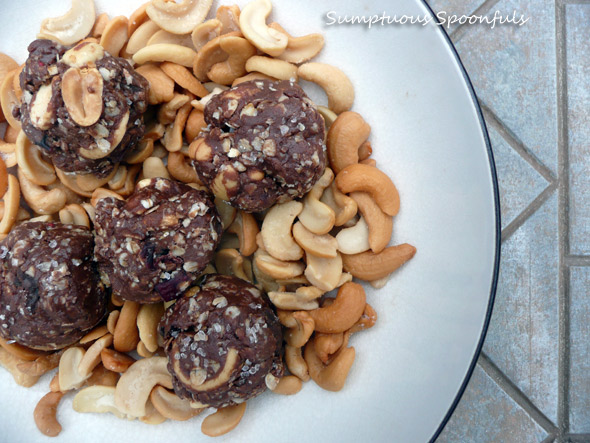 Chocolate Fruit & Nut Energy Bites