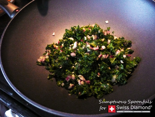 Stir Frying Kale & Onions in the Swiss Diamond Wok