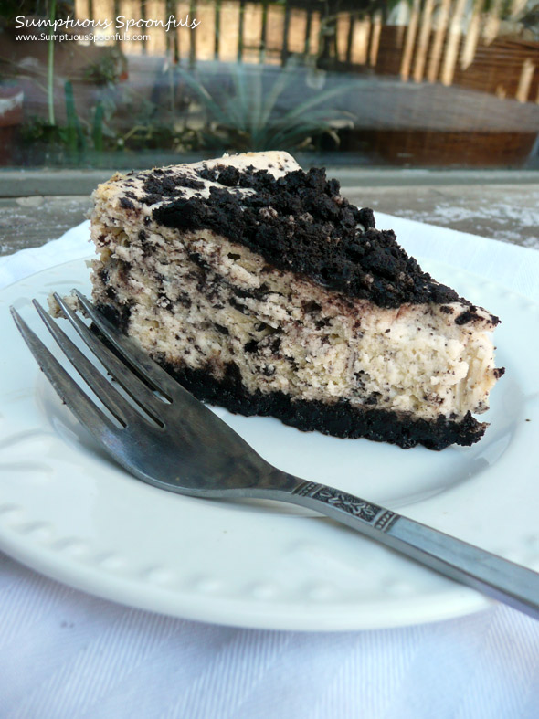 CopyCat Cheesecake Factory Oreo Cheesecake ~ from Sumptuous Spoonfuls #oreo #cheesecake #recipe
