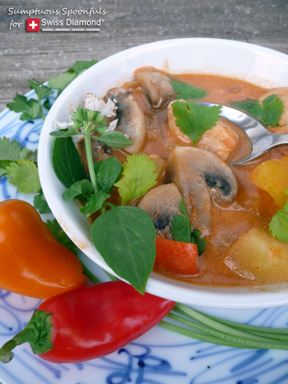 Red Thai Curry Pepper Mushroom Chicken