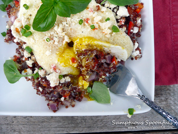 Savory Sweet Pepper & Onion Breakfast Quinoa ~ Sumptuous Spoonfuls #breakfast #egg #quinoa #recipe