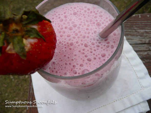 Banana Berry Passion Yogurt Smoothie ~ Sumptuous Spoonfuls #smoothie #recipe