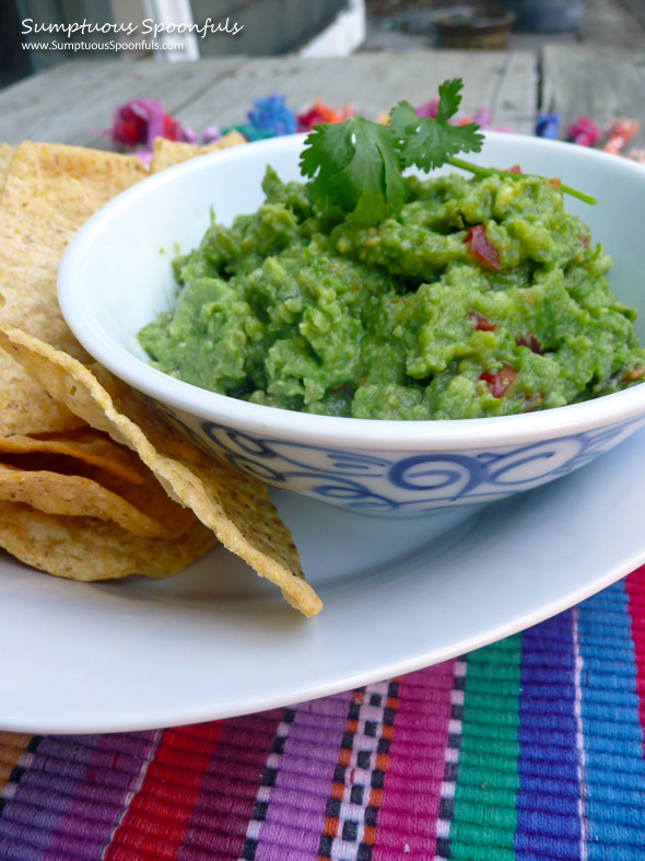 Asparagus Guacamole ~ Sumptuous Spoonfuls #asparagus #recipe