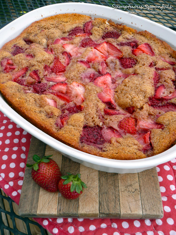 Fresh & Easy Strawberry Cobbler ~ Sumptuous Spoonfuls #strawberry #dessert #recipe