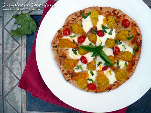 Margherita Button Pizza ~ Sumptuous Spoonfuls #pizza #recipe