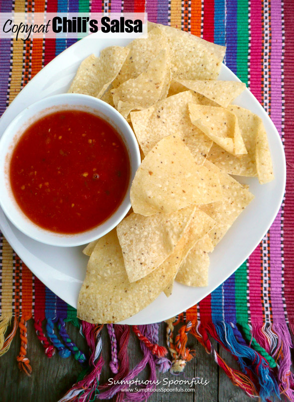 Copycat Chili's Salsa ~ Insanely EASY salsa recipe that tastes like Chili's salsa from Sumptuous Spoonfuls