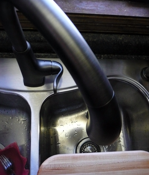 Pfister Pasadena Slate Pulldown Faucet Review ... Looking down at the faucet