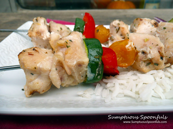 Garlic Greek Yogurt Chicken Kabobs ~ Sumptuous Spoonfuls #grilled #chicken #recipe