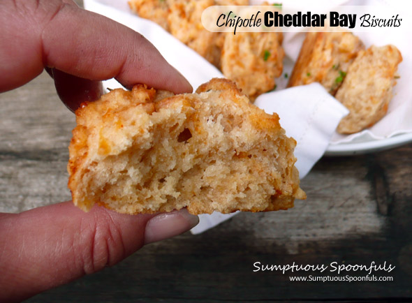 Chipotle Cheddar Bay Biscuits ~ Sumptuous Spoonfuls #chipotle #cheddar #biscuit #redlobster #copycat #recipe