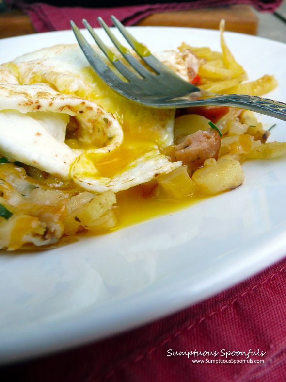 Sausage & Pepper Potato Swirl Hash ~ Sumptuous Spoonfuls #potato #sausage #breakfast #hash #recipe