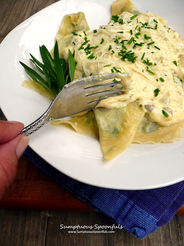 Spinach Mushroom Ravioli with Dreamy Mushroom Cream Sauce ~ Sumptuous Spoonfuls #homemade #wonton #ravioli #recipe