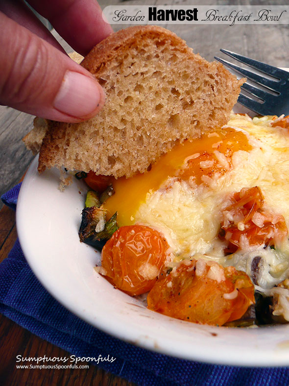 Garden Harvest Breakfast Bowl ~ Sumptuous Spoonfuls #baked #egg #breakfast #recipe