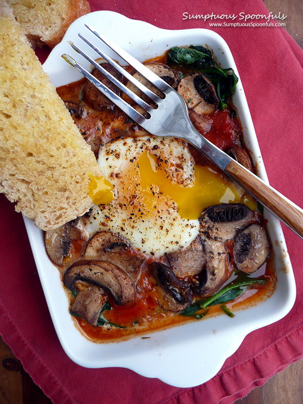 Italian Spinach Mushroom Baked Eggs ~ Sumptuous Spoonfuls #easy #healthy #breakfast #recipe