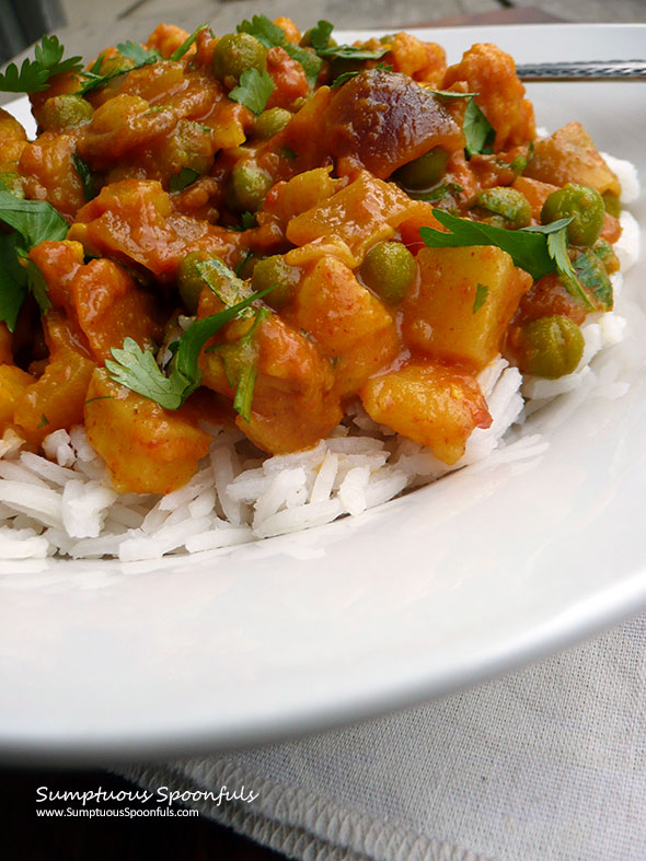 Nepalese Cauliflower Curry {Misayeko Tarkari} ~ Sumptuous Spoonfuls #Nepal #Cauliflower #Vegetarian #Curry #recipe