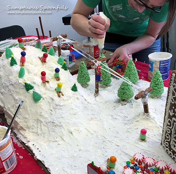 gingerbread-house-hill-2