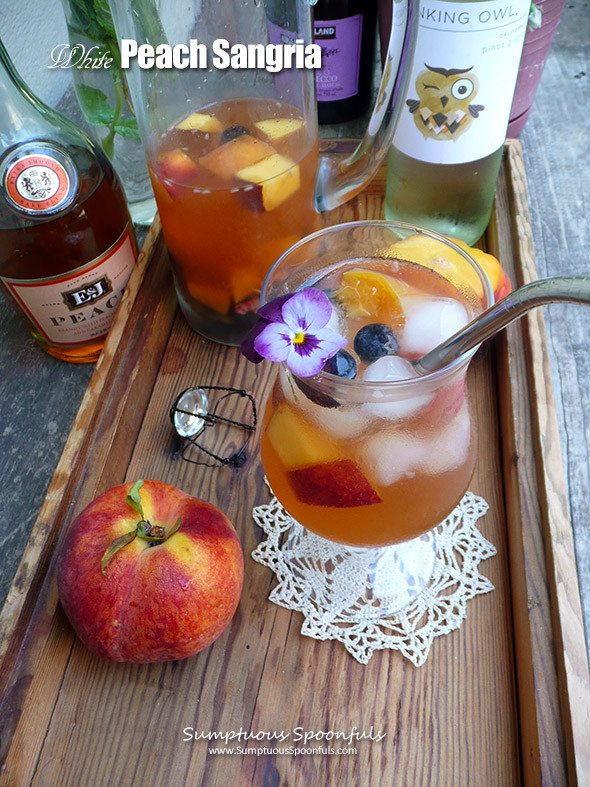 Sparkling White Peach Sangria ~ Sumptuous Spoonfuls #peach #sangria #recipe