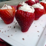 Cannoli Cream-Filled Strawberries ~ Sumptuous Spoonfuls #dessert #recipe